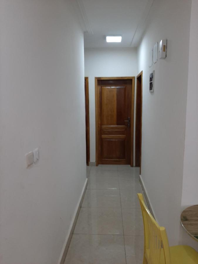 Signorile Jo Apartment Yaounde Bagian luar foto