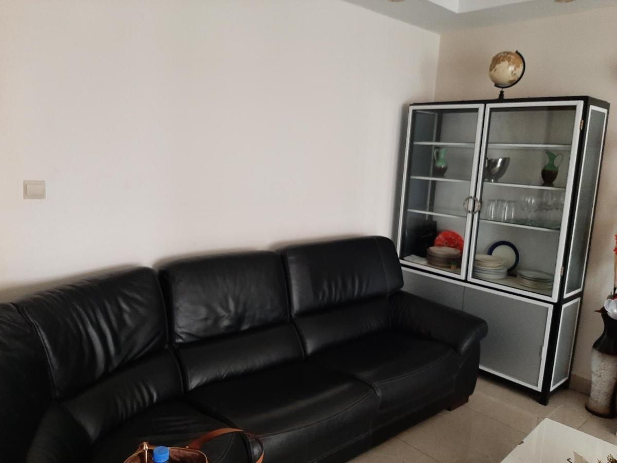 Signorile Jo Apartment Yaounde Bagian luar foto